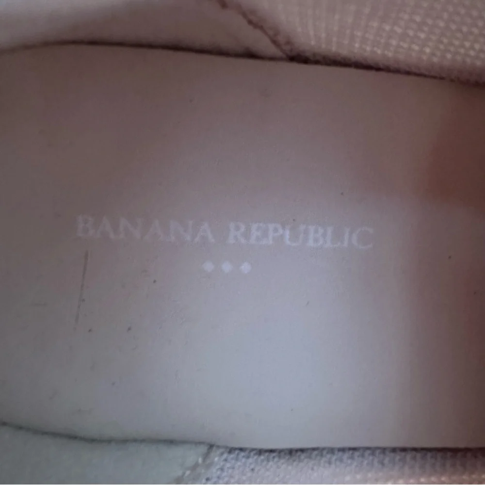 Banana Republic Factory elevate your